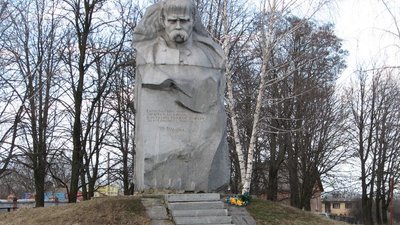 На Полтавщині розміщені понад 50 пам’ятників та меморіальних дощок Тарасові Шевченку На Полтавщині розміщені понад 50 пам’ятників та меморіальних дощок Тарасові Шевченку