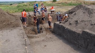 На Полтавщині археологи знайшли античну зброю та посуд