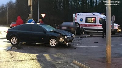 Вранці у аваріях у Львові травмувались 9 людей Вранці у аваріях у Львові травмувались 9 людей