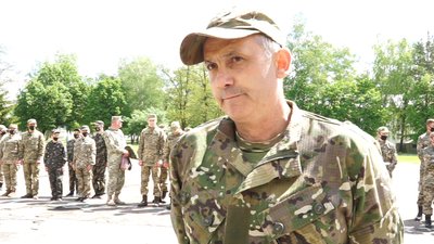 У Житомирі на базі 95-ї бригади розпочали Всеукраїнський вишкіл "Джура-Десантник" У Житомирі на базі 95-ї бригади розпочали Всеукраїнський вишкіл "Джура-Десантник"