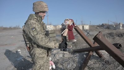 Нардеп з Черкащини на передовій провів "ротацію святих Миколаїв" Нардеп з Черкащини на передовій провів "ротацію святих Миколаїв"