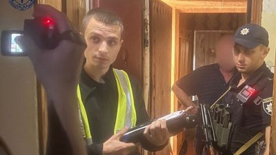 насильство над сусідськими дітьми