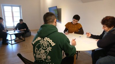 Музиканти писали диктант в офісі Органного залу Музиканти писали диктант в офісі Органного залу