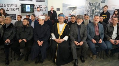 У Дніпрі вшанували пам’ять жертв радянської депортації чеченців й інгушів (ФОТО) У Дніпрі вшанували пам’ять жертв радянської депортації чеченців й інгушів (ФОТО)