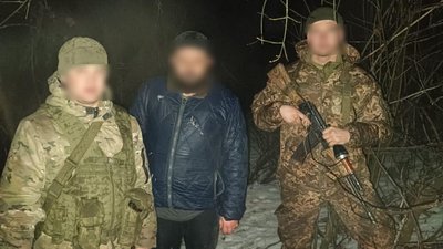 Змерз та ледь не загинув: прикордонники витягли з Тиси чоловіка, який через річку намагався потрапити до Угорщини