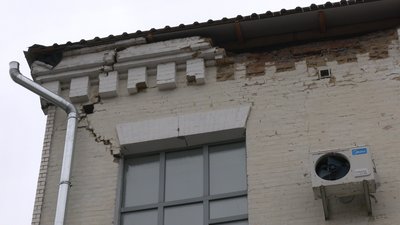 Рік тому росіяни обстріляли Центральний ринок у Чернігові: як вдалося вижити охоронцю та як відновлюють ринок Рік тому росіяни обстріляли Центральний ринок у Чернігові: як вдалося вижити охоронцю та як відновлюють ринок
