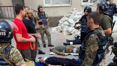Парамедики зі США провели навчання для тернопільських поліцейських Парамедики зі США провели навчання для тернопільських поліцейських