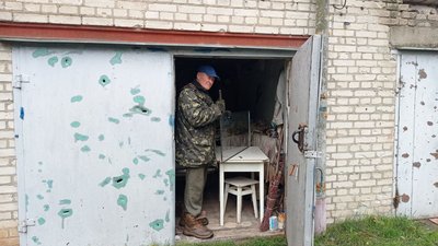 Підрив автомобіля “Укртелекому” у Тростянці на Сумщині: що відомо про стан травмованих