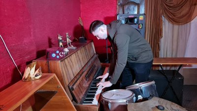 "Мене мурашить після кожної гри". Кропивничанин Ігор Труш про гру на хендпані "Мене мурашить після кожної гри". Кропивничанин Ігор Труш про гру на хендпані