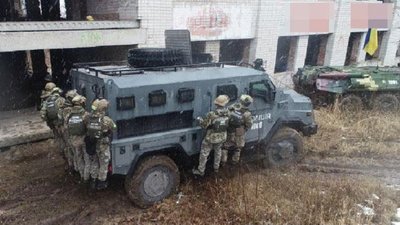 Неподалік Рівного тренувались звільняти заручника. Поліція зняла кліп Неподалік Рівного тренувались звільняти заручника. Поліція зняла кліп