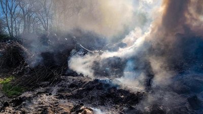 На Черкащині згасили пожежу на сміттєзвалищі