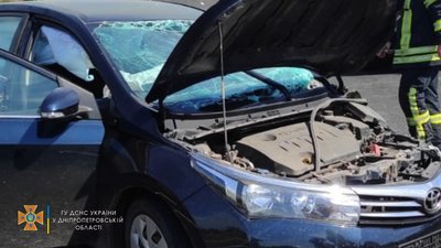 ДТП на Дніпропетровщині: рятувальники деблокували травмовану водійку з понівеченого авто