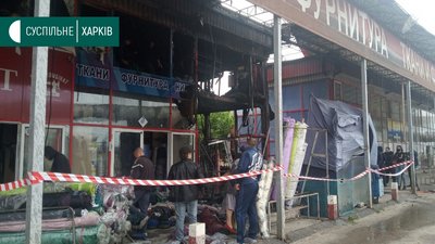 На ринку "Барабашово" у Харкові згоріли два магазини На ринку "Барабашово" у Харкові згоріли два магазини
