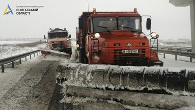 На Полтавщині дороги держзначення розчищають до пів сотні машин – Служба автодоріг