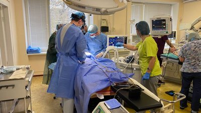 У лікарнях Дніпра — 30 поранених через ракетну атаку по багатоповерхівці. 19-річна дівчина — тяжка