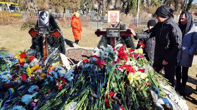 В Ужгороді попрощалися з полеглими у війні захисниками — Тарасом Гайдуком і Яном Беседівським В Ужгороді попрощалися з полеглими у війні захисниками — Тарасом Гайдуком і Яном Беседівським