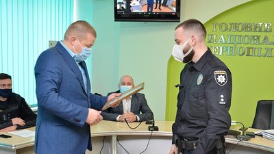 За порятунок дитини нагородили поліцейського Тернопільщини