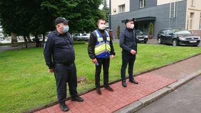 У Луцьку триває акція за відставку Авакова У Луцьку триває акція за відставку Авакова
