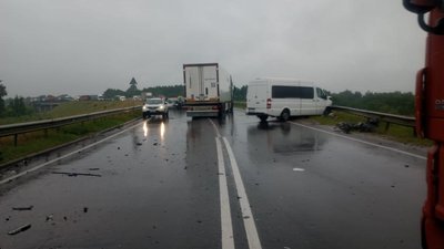 На трасі "Київ-Чоп" сталася потрійна ДТП: рух ускладнений