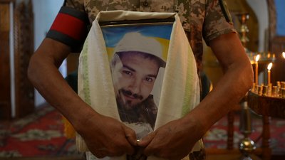 У Сумах провели в останню путь військовослужбовця Сергія Рідного