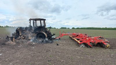 На Глухівщині Сумської області на міні підірвався трактор, дві людини отримали поранення