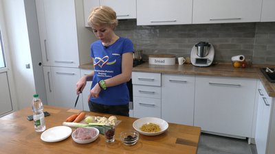 Суп з качиної крові: полька, яка проживає у Рівному, приготувала традиційну страву Суп з качиної крові: полька, яка проживає у Рівному, приготувала традиційну страву