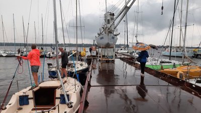 Попри вітер та дощ: у Миколаєві відбулась регата на Кубок Євгена Голікова