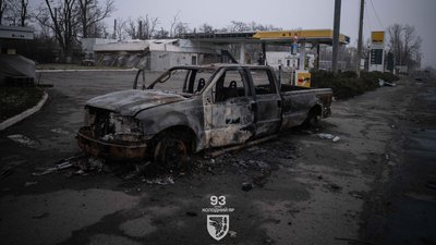 Обстріли Лимана і продаж квитків на вистави у "відновленому драмтеатрі": головні новини Донеччини та Луганщини 19 грудня