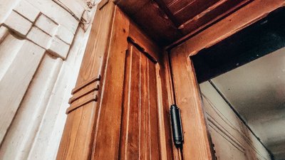 У Львові реставрували історичні двері-віяло У Львові реставрували історичні двері-віяло