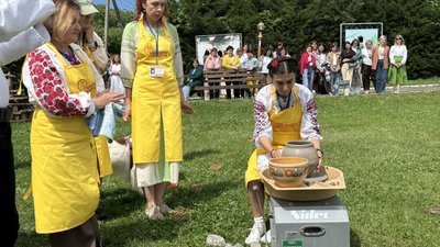 Е-літня академія гончарства Е-літня академія гончарства