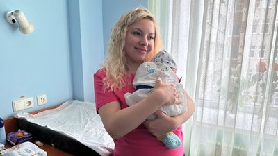 У Полтаві влаштували акцію "Народжені у вишиванках" У Полтаві влаштували акцію "Народжені у вишиванках"