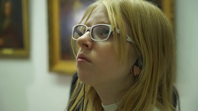 Слухали аудіогіди та сурдопереклад: у Харкові провели діджитал-екскурсію для школярів