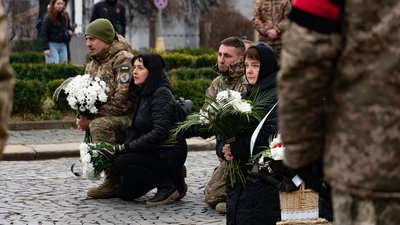 В Ужгороді попрощалися із полеглим захисником Анатолієм Сінькевичем В Ужгороді попрощалися із полеглим захисником Анатолієм Сінькевичем
