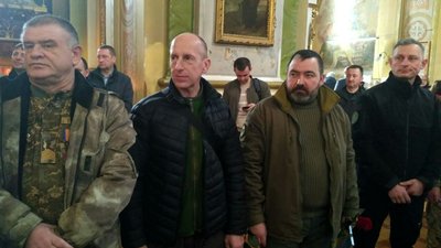У Луцьку вшанували воїнів-добровольців У Луцьку вшанували воїнів-добровольців