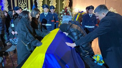У Києві попрощалися із загиблим у авіакастрофі тернополянином Юрієм Лубковичем У Києві попрощалися із загиблим у авіакастрофі тернополянином Юрієм Лубковичем