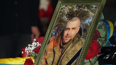 У Мукачеві попрощалися із захисником Ігорем Служакіним-Борщем
