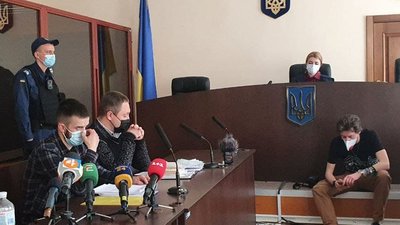 Акція протесту під стінами Офісу президента. Що відомо про затриманих. Акція протесту під стінами Офісу президента. Що відомо про затриманих.