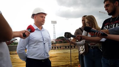 Реконструкція "Авангарду" у Рівному затягнулась. Влада вимагає це виправити Реконструкція "Авангарду" у Рівному затягнулась. Влада вимагає це виправити