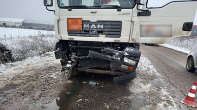 ДТП поблизу Мукачева: легковик зіткнувся з вантажівкою ДТП поблизу Мукачева: легковик зіткнувся з вантажівкою