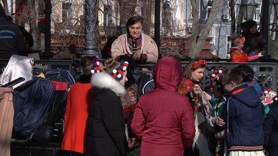 На центральній вулиці Одеси пройшов фестиваль “Масляна на Дерибасівській”