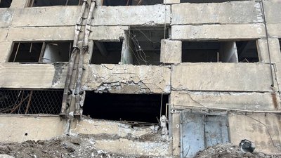 Російські війська випустили шість ракет по Миколаєву. Зруйновано адмінбудівлю та хлібопекарню Російські війська випустили шість ракет по Миколаєву. Зруйновано адмінбудівлю та хлібопекарню