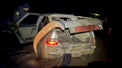 На трасі Чернігів-Городня-Сеньківка авто в’їхало у блокпост: пасажир загинув, водій – в лікарні