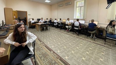 В українських вишах розпочалось офлайн-навчання: як проходять лекції