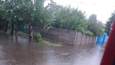 У Бердянську двоє чоловіків загинули від ураження струмом під час зливи