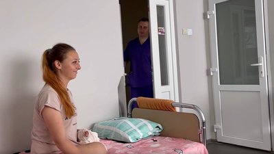 Підірвалася на міні. Історія молодої медсестри з Лисичанська, яку лікують у Львові Підірвалася на міні. Історія молодої медсестри з Лисичанська, яку лікують у Львові