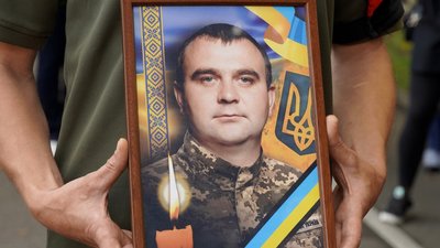 В Ужгороді попрощалися з захисником, журналістом, фотографом Павлом Білецьким