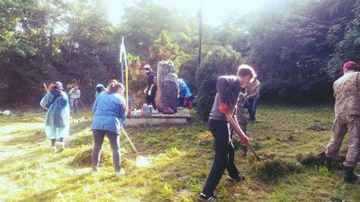 Прикарпатські волонтери тиждень впорядковували українські цвинтарі в Польщі Прикарпатські волонтери тиждень впорядковували українські цвинтарі в Польщі