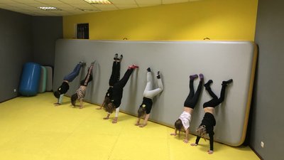 Родина переселенців із Харкова відкрили у Полтаві школу капоейри Родина переселенців із Харкова відкрили у Полтаві школу капоейри