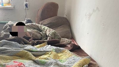 Була голодна та хвора: у Хмельницькій громаді правоохоронці вилучили дитину у матері