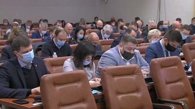 На сесії запорізької міськради депутати виділили додатково кошти на медицину й освіту